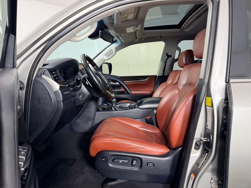 Used 2019 Silver Lexus 570 image 19