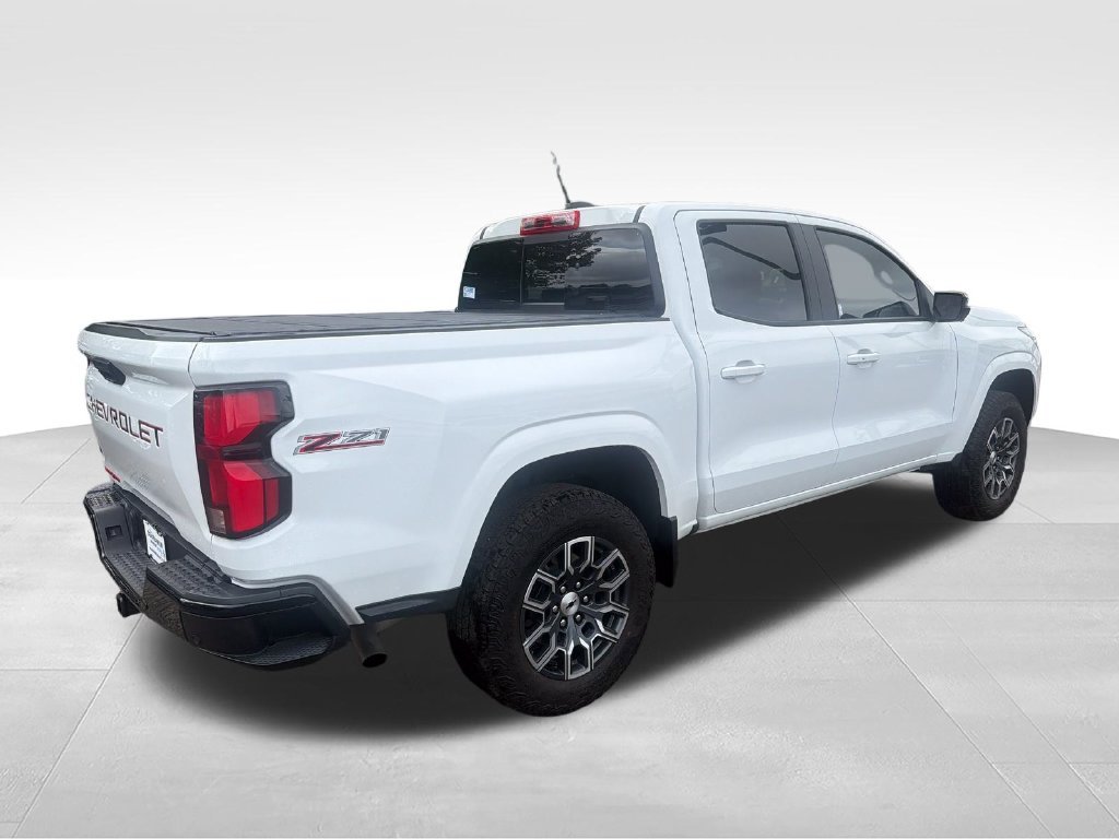 Used 2024 White Chevrolet Z71 image 5