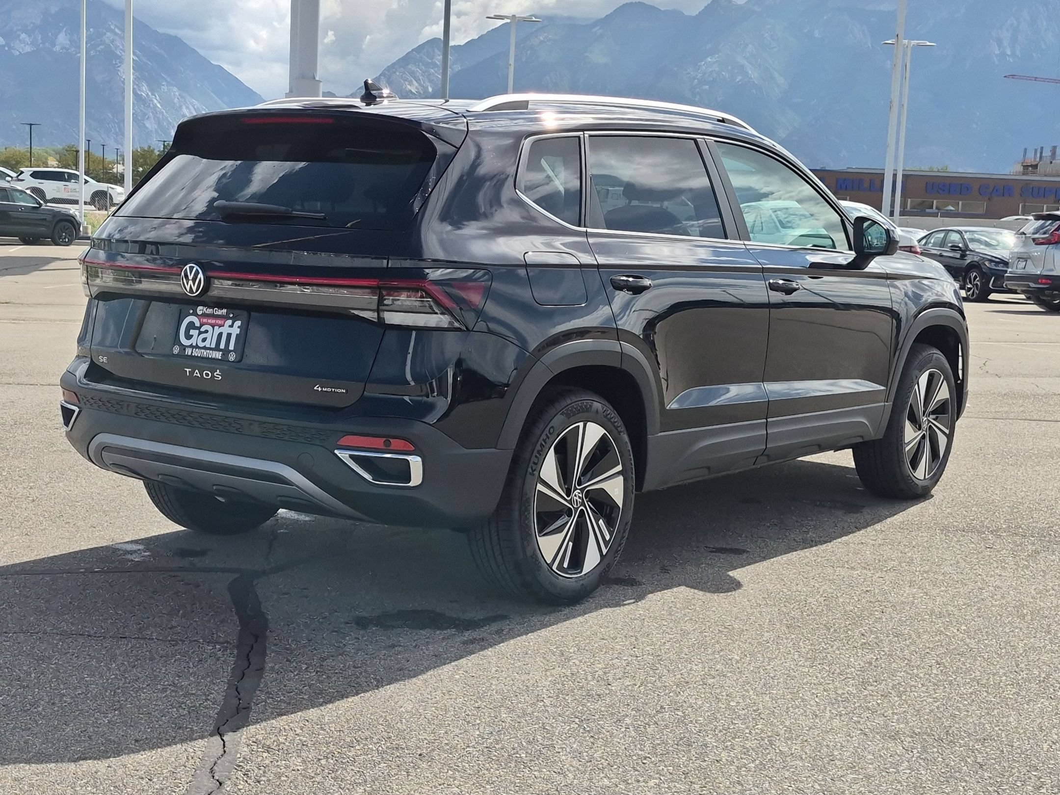 New 2026 Deep Black Pearl Volkswagen SE image 3