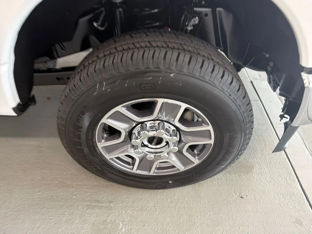 New 2026 Star White Metallic Tri-Coat Ford F-350® Lariat® image 5