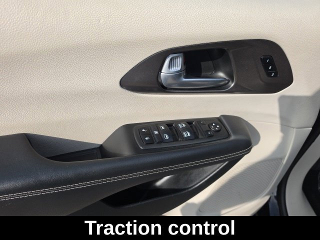 Used 2024 Black Chrysler Touring L image 15