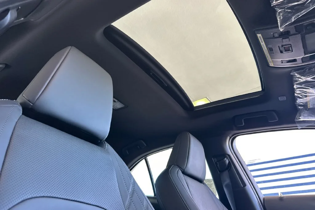 New 2026 Cloudburst Gray Lexus UX 300h PREMIUM image 17