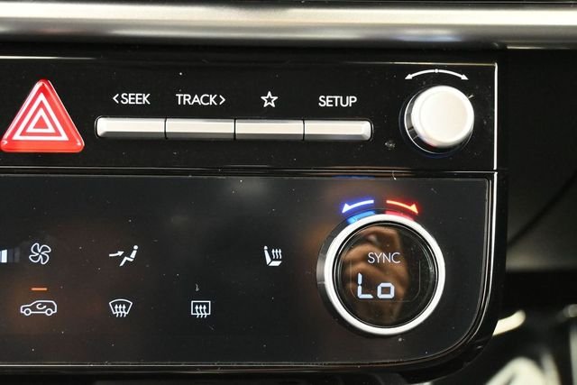 Used 2025 Silver Hyundai SEL image 23
