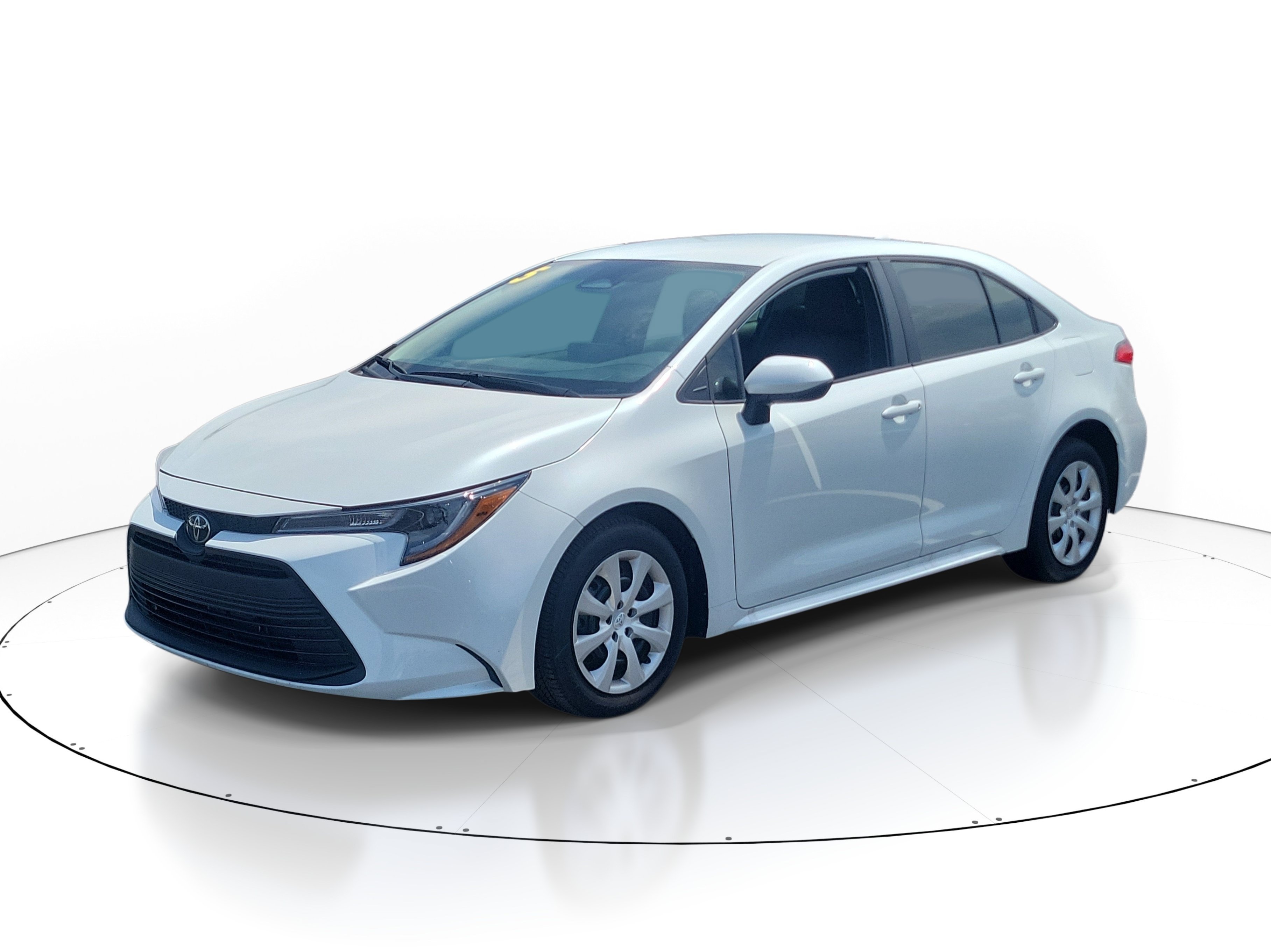 Used 2025 Pearl Toyota LE image 2