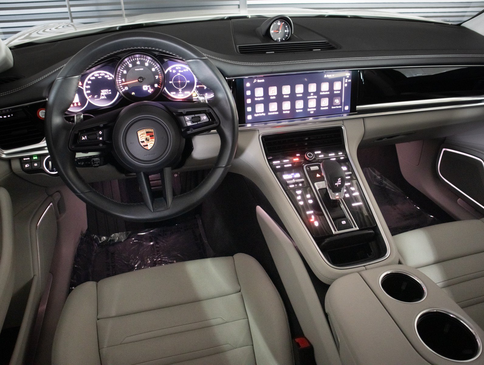 Certified Used 2023 White Porsche 4 image 21