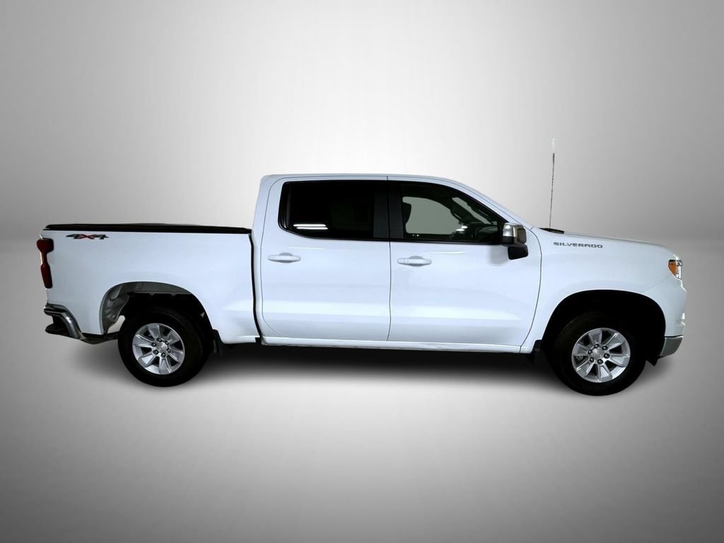 Used 2023 SUMMIT WHITE Chevrolet LT image 4