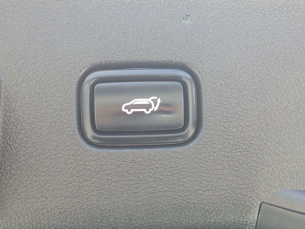 Used 2024 Gray Kia X-Line Prestige image 13