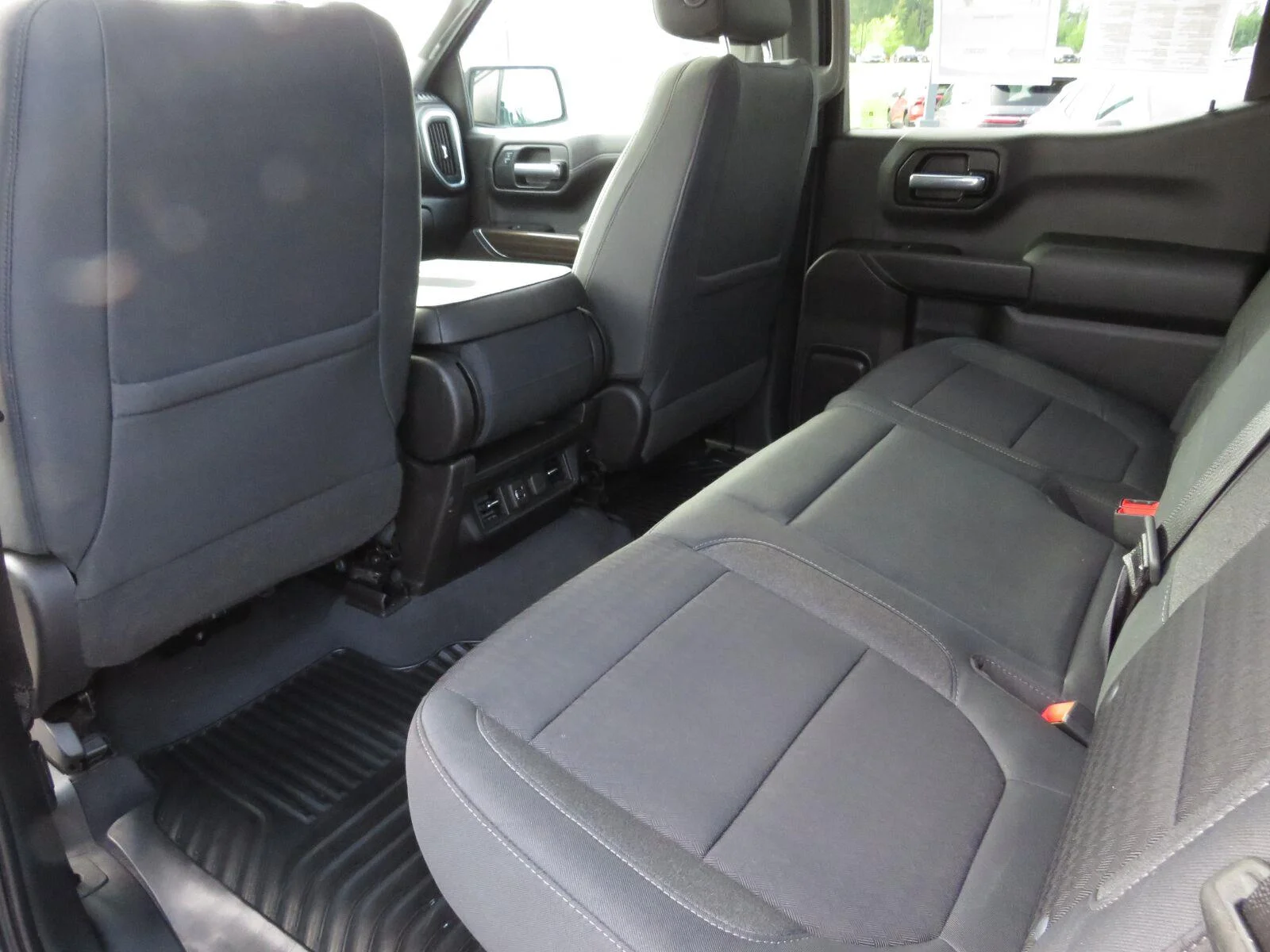 Used 2019  CHEVROLET TRUCK  image 25