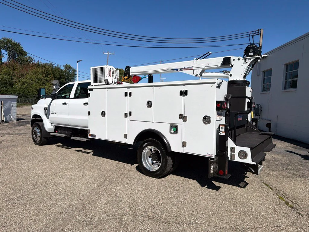 New 2026 Summit White Chevrolet Work Truck image 4