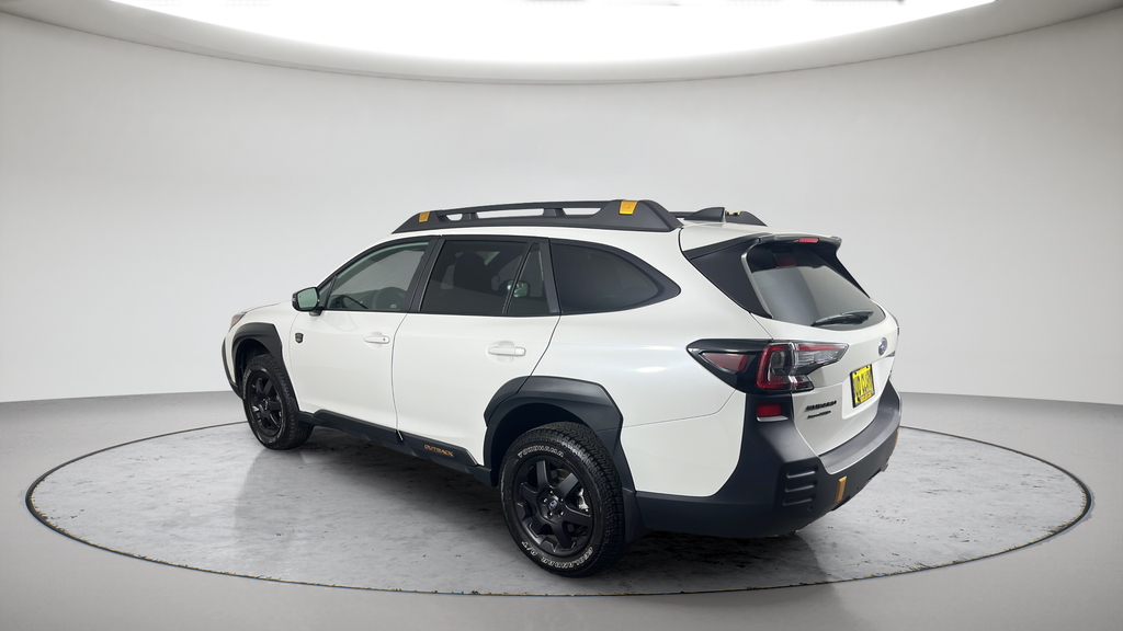 Used 2025 Crystal White Pearl Subaru Wilderness image 11