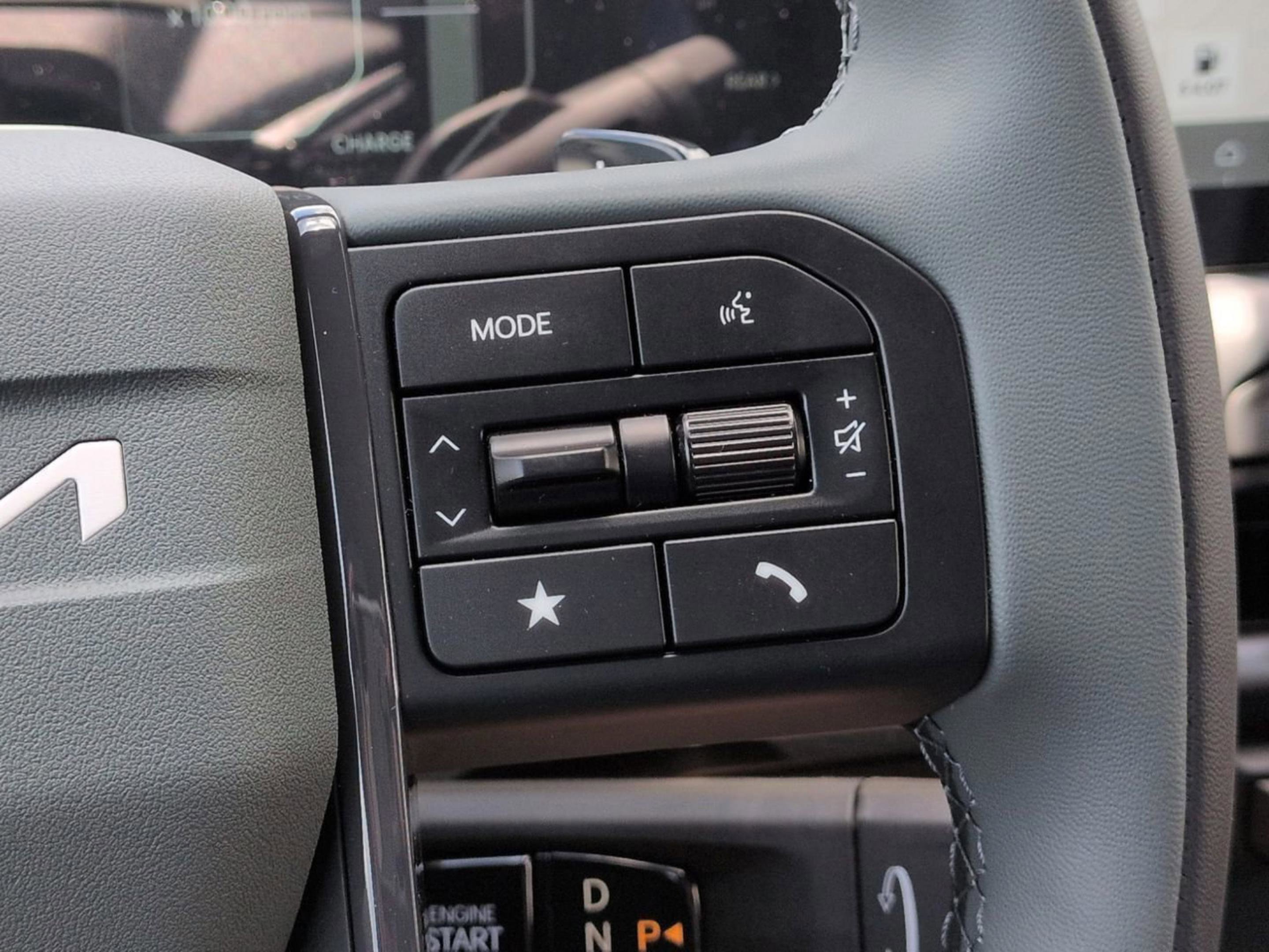 New 2027 Glacial White Pearl Kia X-Line SX image 33