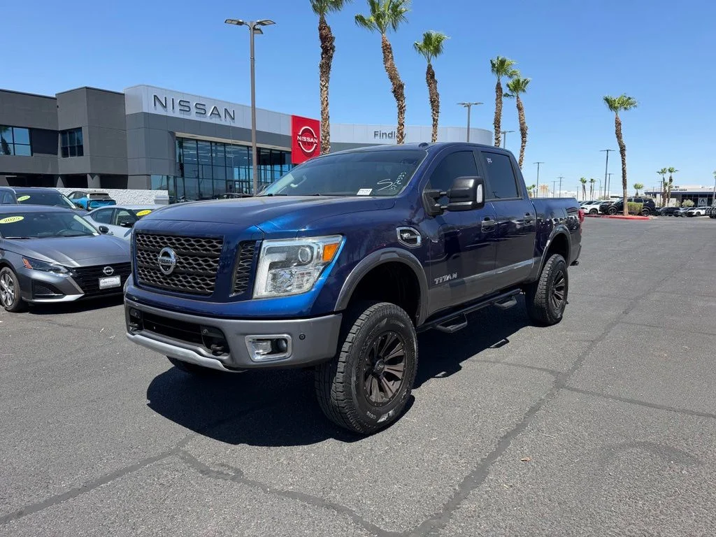 2017 Nissan Titan PRO-4X 4X4 Crew Cab's photo