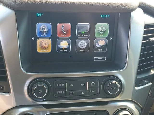 Used 2017 SUMMIT WHITE Chevrolet LT image 17