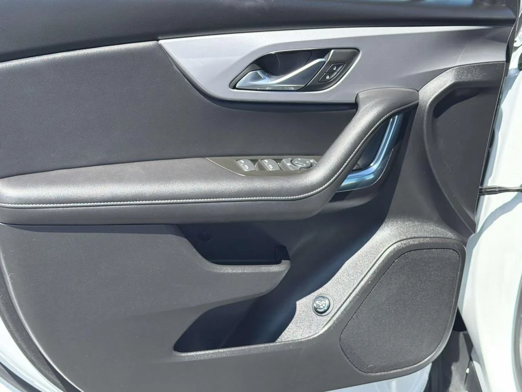 Used 2022 Summit White Chevrolet LT image 29