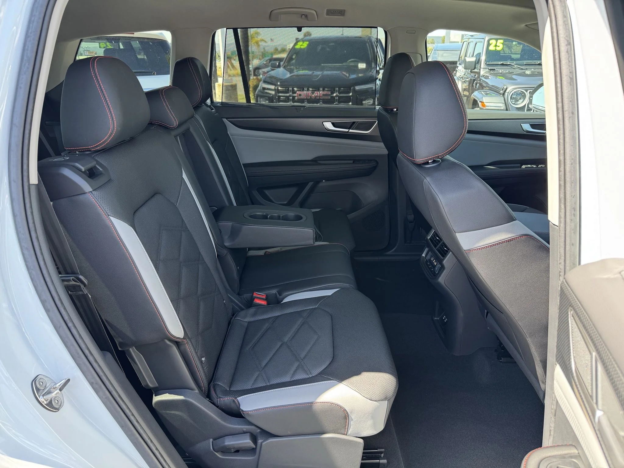 New 2026 Opal White Pearl Volkswagen 2.0T Peak Edition image 32