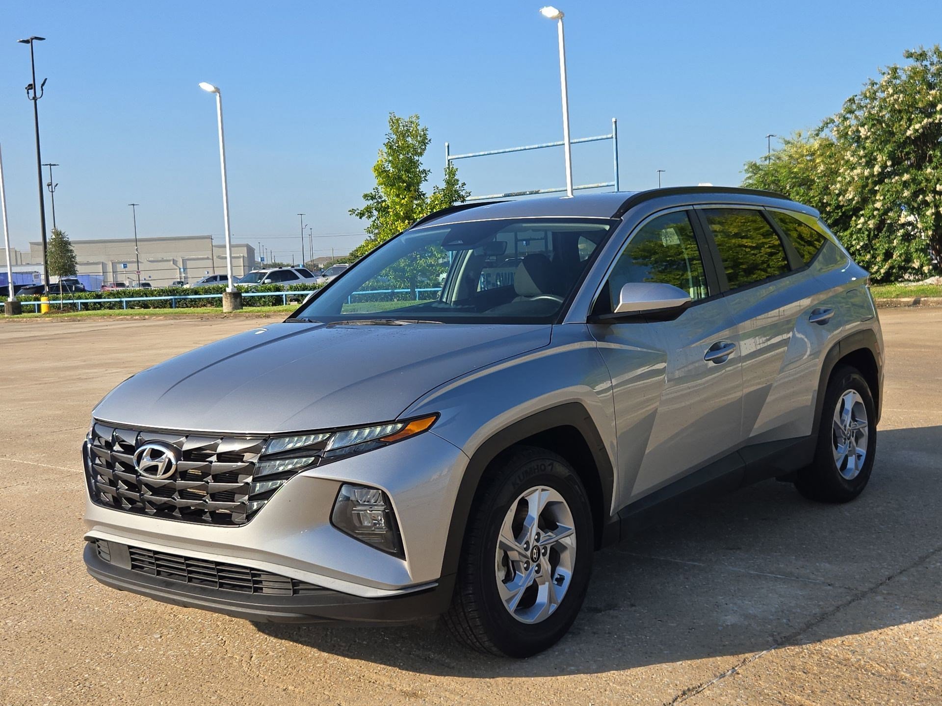 Used 2024 Shimmering Silver Hyundai SEL image 7