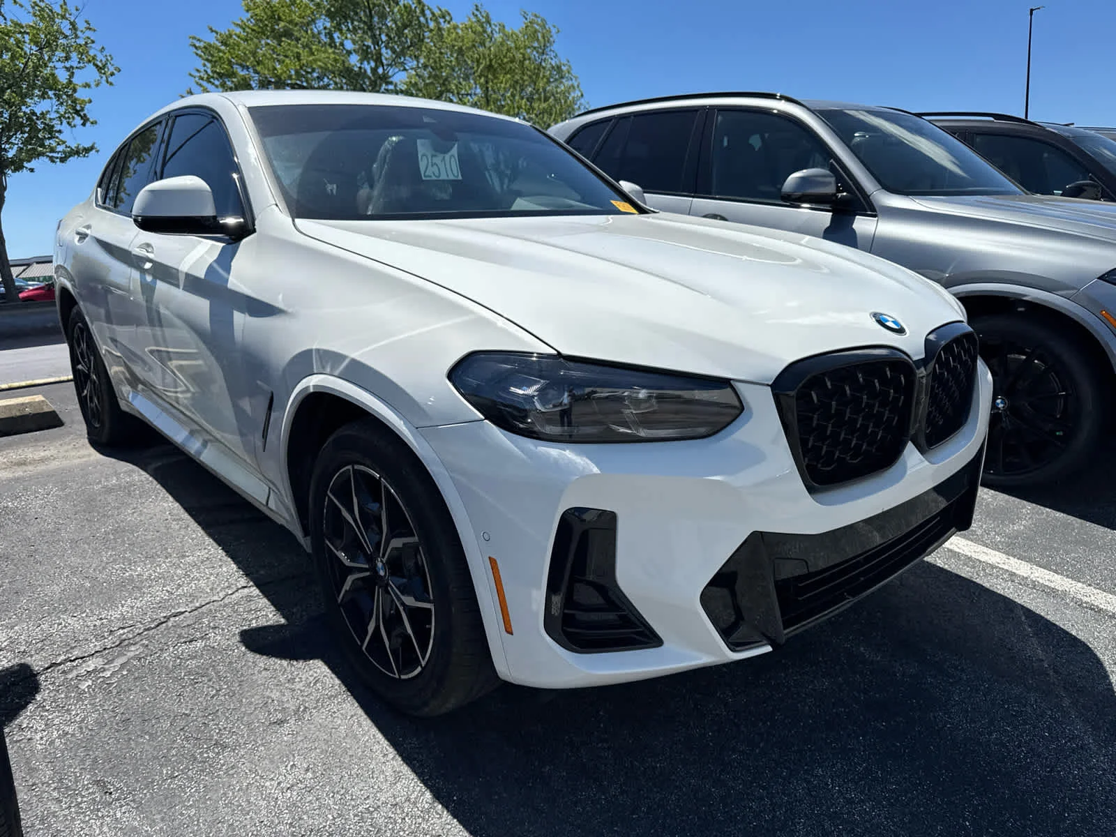2025 BMW X4 xDrive30i's photo