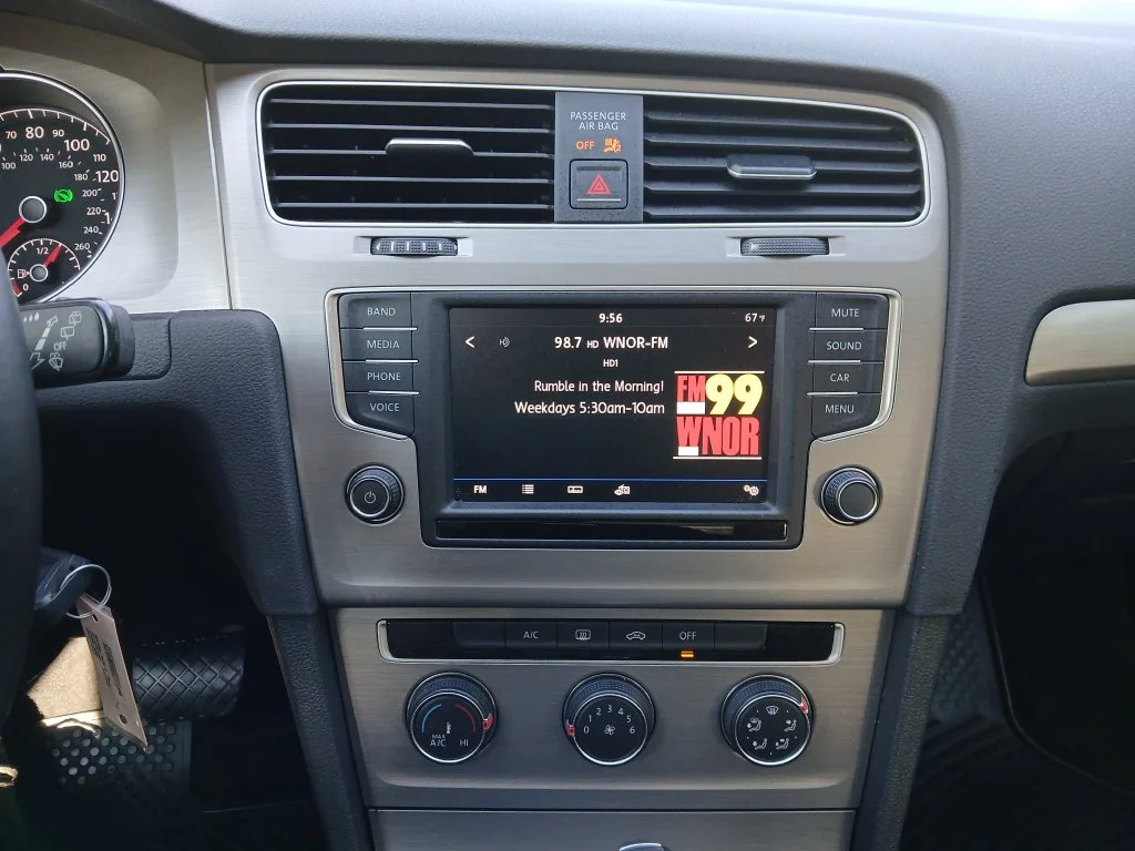 Used 2017 Silver Volkswagen S image 37