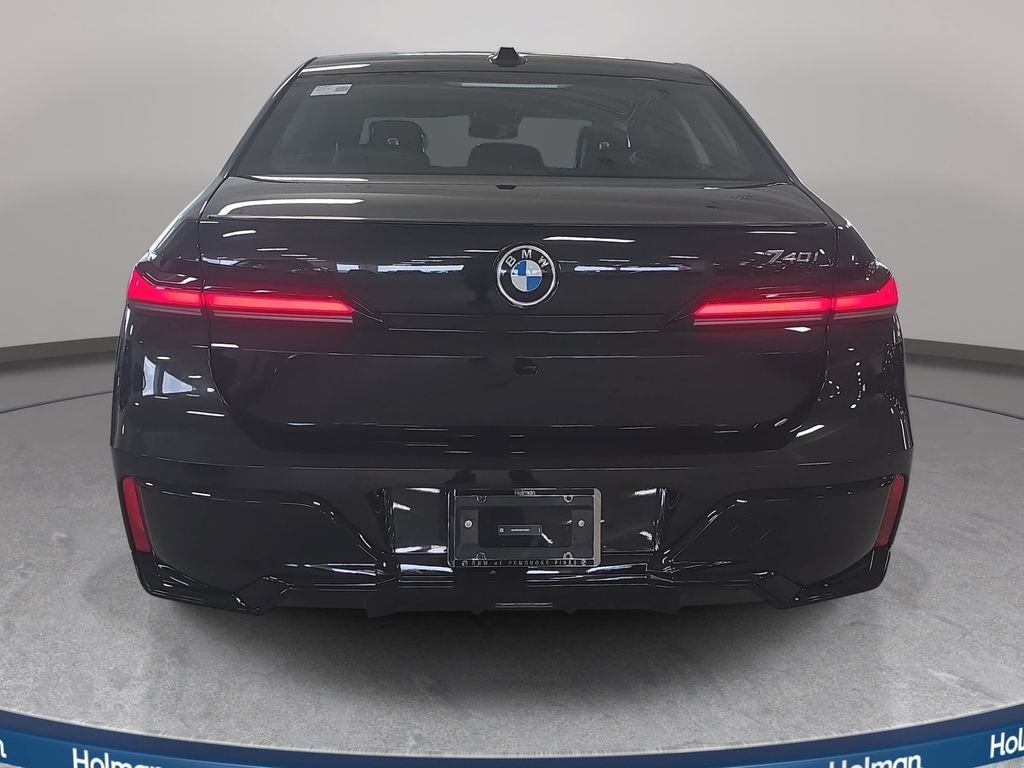 New 2026 Black Sapphire Metallic BMW 740i image 5