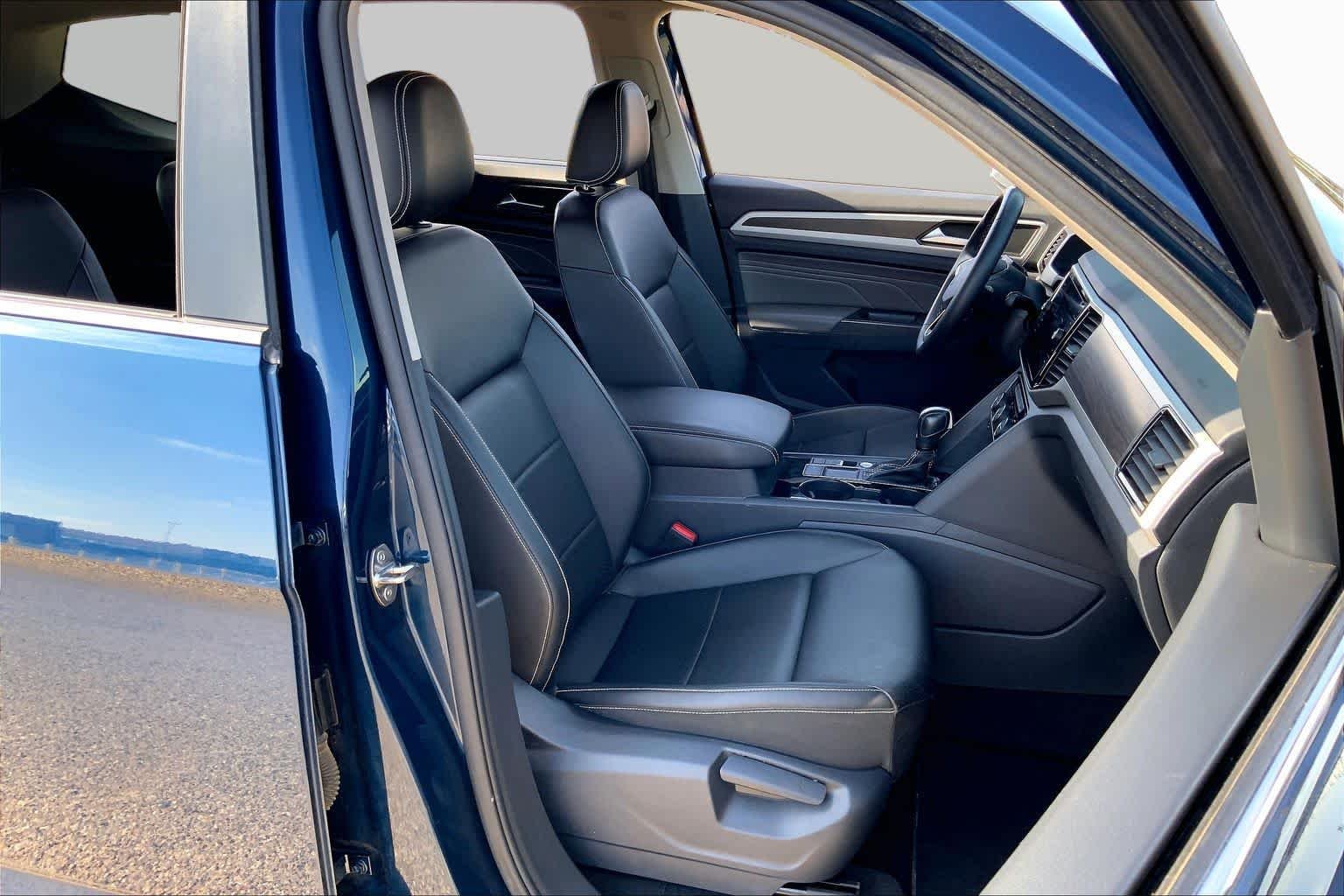 Used 2023 Tourmaline Blue Metallic Volkswagen 2.0T SE w/Technology image 9