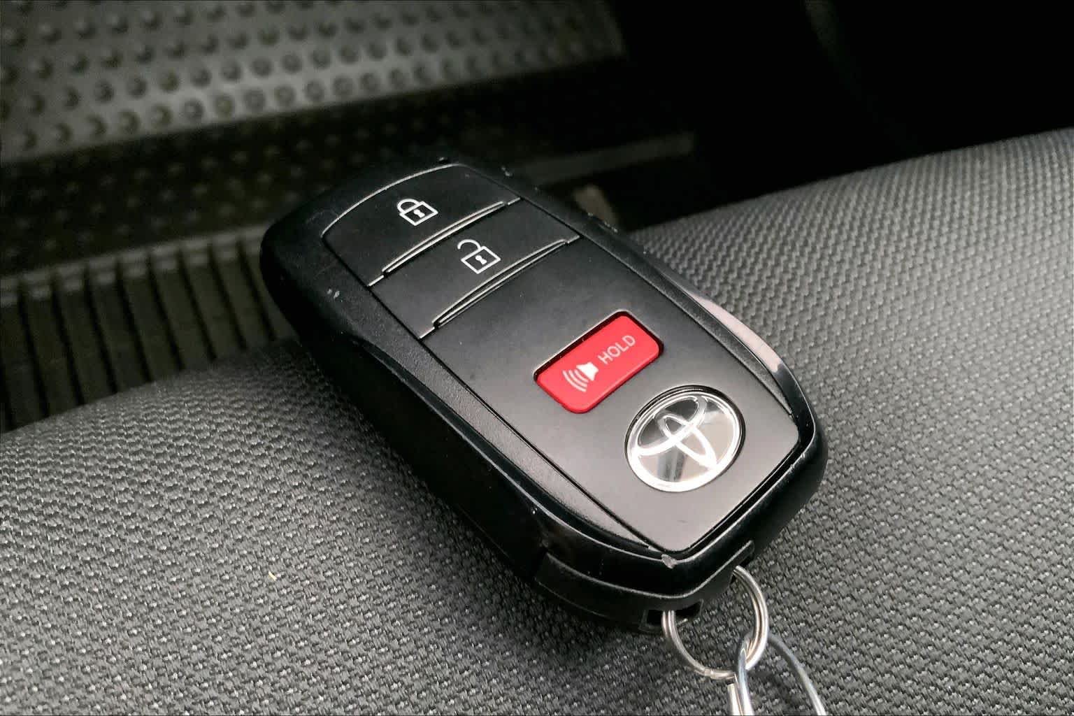 2024 Toyota Corolla Cross LE - Photo 15