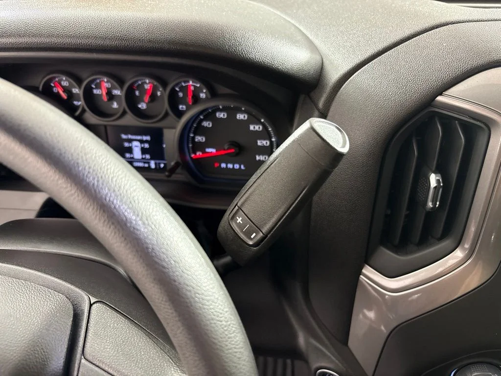 Used 2025 Red Chevrolet Custom image 33
