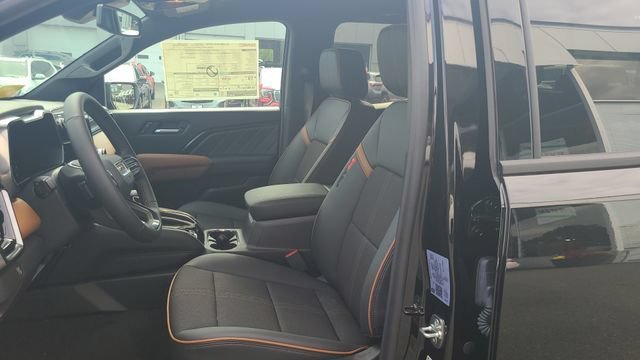 New 2026 Onyx Black GMC AT4 image 13