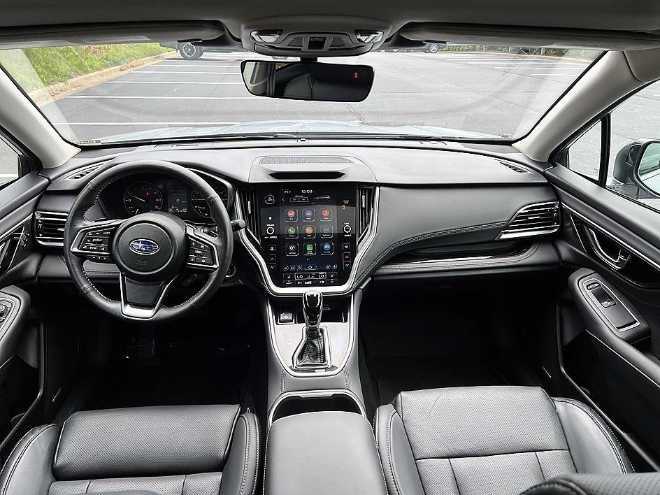 Used 2025 Ice Silver Metallic Subaru Limited image 18