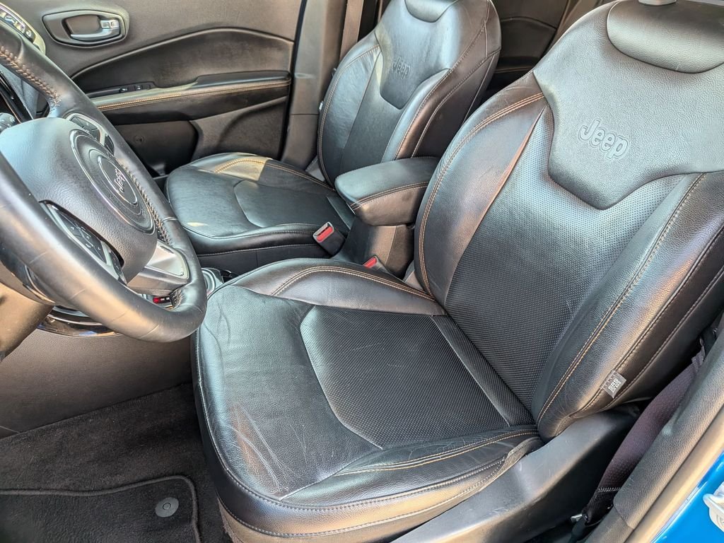 Used 2018 Blue Jeep Limited image 30