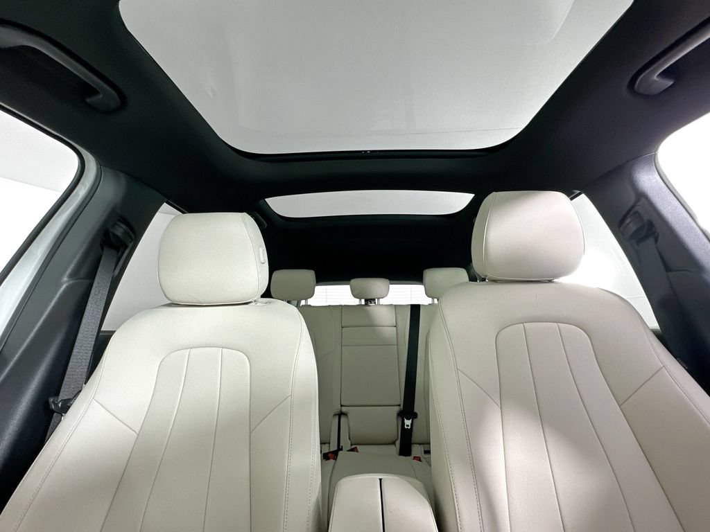 New 2026 Polar White Mercedes-Benz GLB 250 image 51