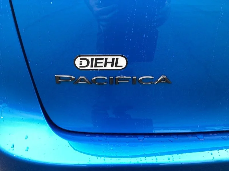 New 2027 Hydro Blue Pearl-Coat Exterior Paint Chrysler Select image 13