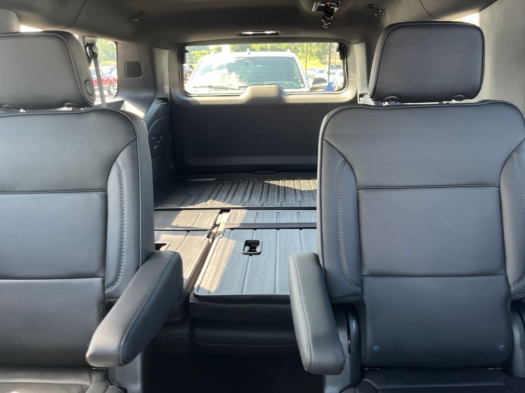 Used 2025 Silver GMC Denali image 13