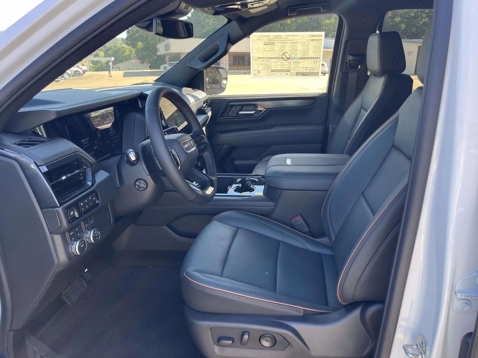 2026 GMC Yukon AT4 - Photo 12