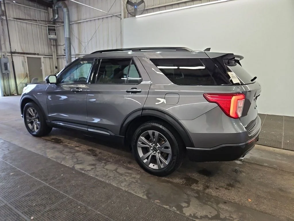 Used 2021 Gray Metallic Ford XLT image 4
