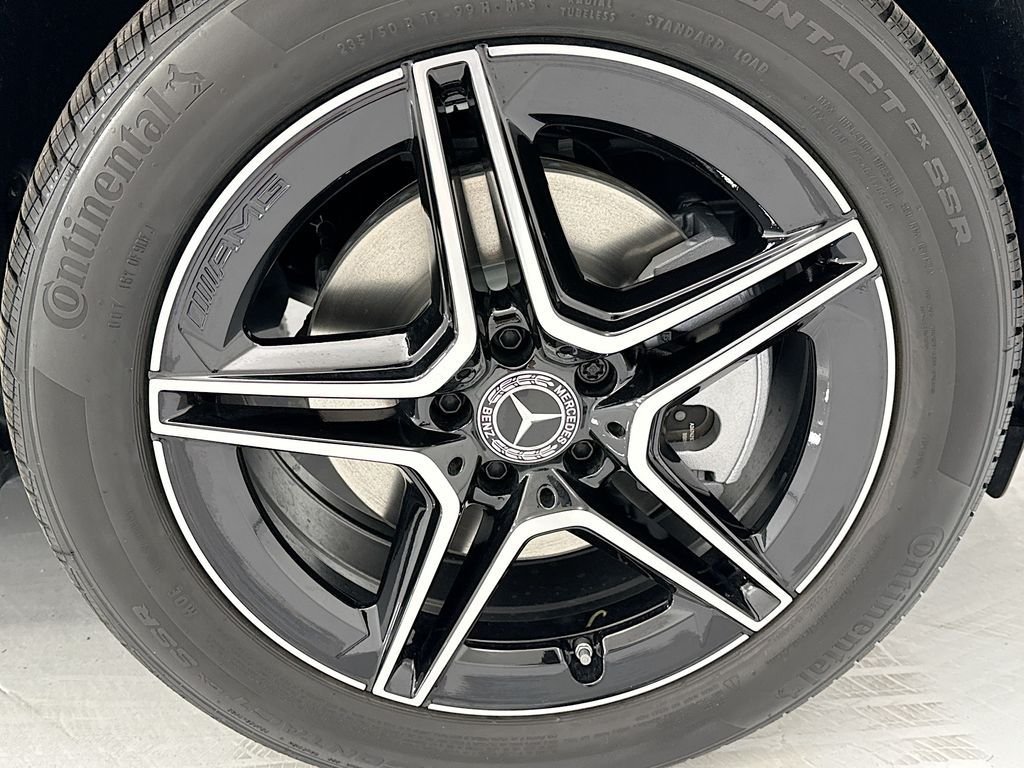 New 2026 Mountain Grey Metallic Mercedes-Benz GLB 250 image 30