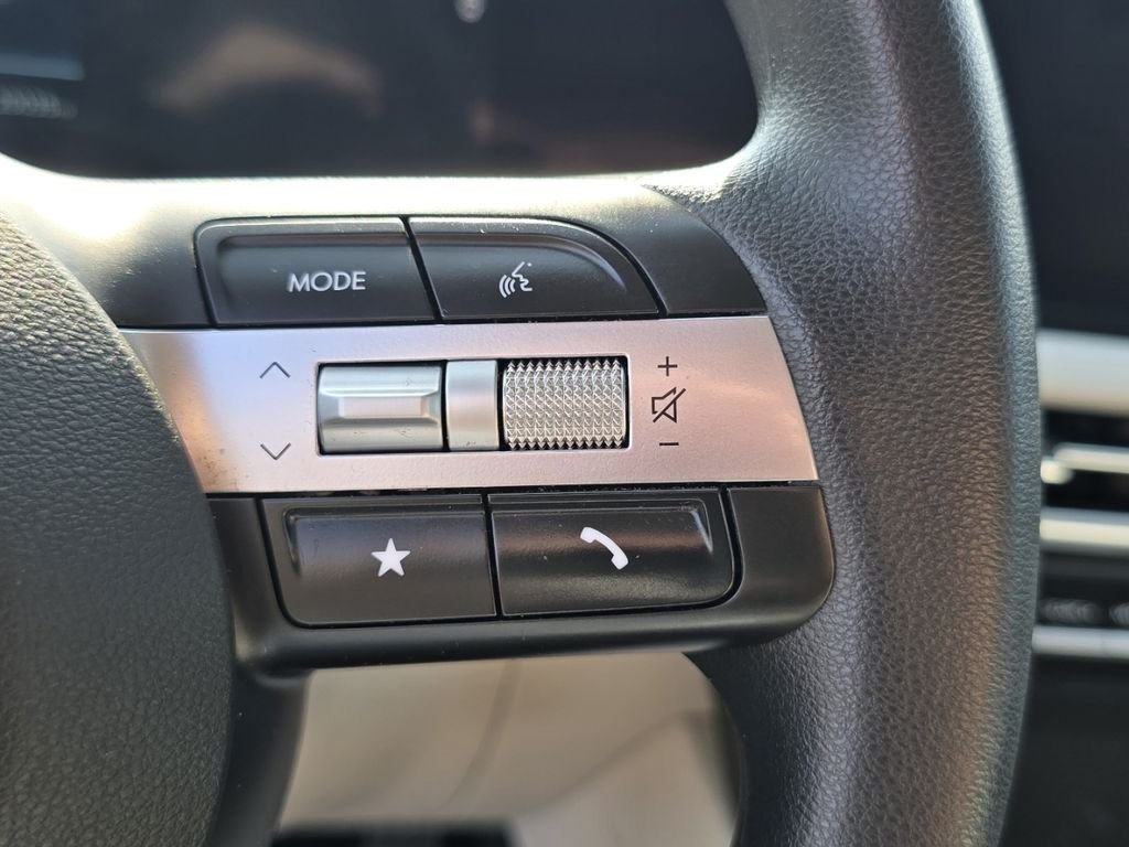 Used 2026 White Hyundai SEL image 22