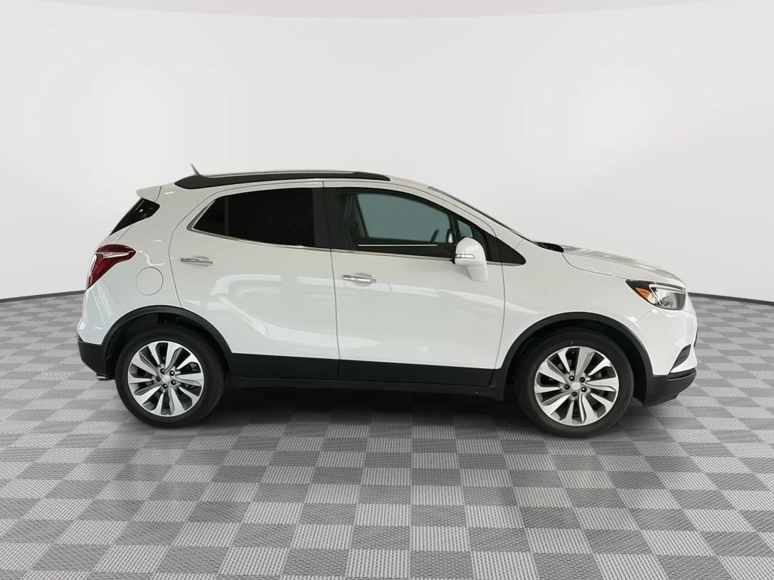 Used 2018 Summit White Buick Preferred image 2