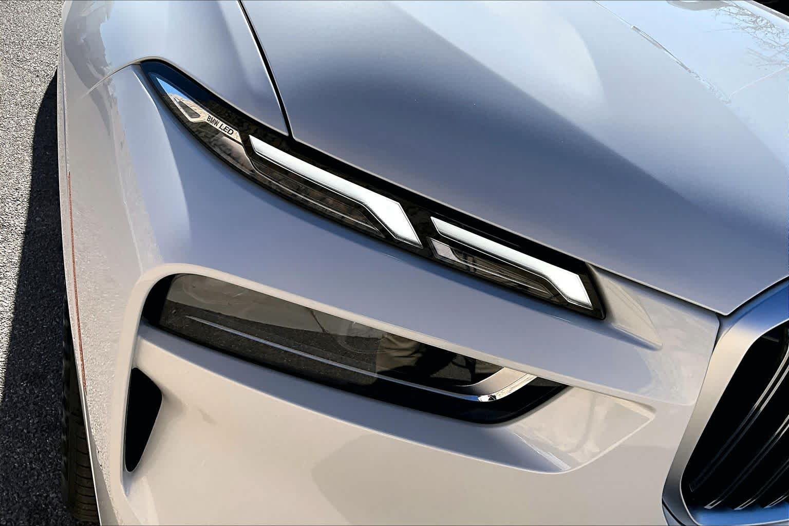 New 2026 Mineral White Metallic BMW xDrive40i image 13