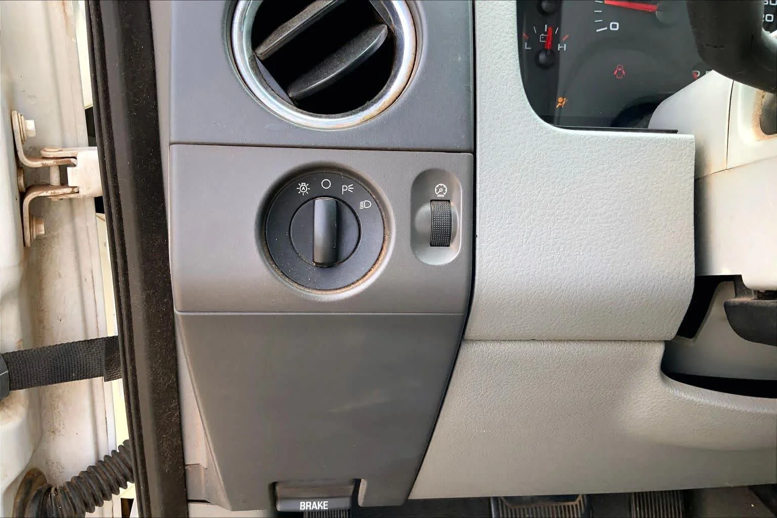 Used 2007 White Sand Tri-Coat Metallic Ford XLT image 31