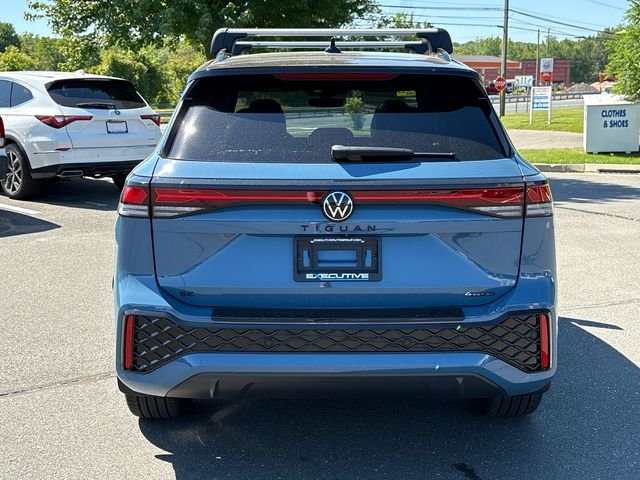 Used 2025 Monterey Blue Pearl w/Deep Black Roof Volkswagen 2.0T SE R-Line Black image 3