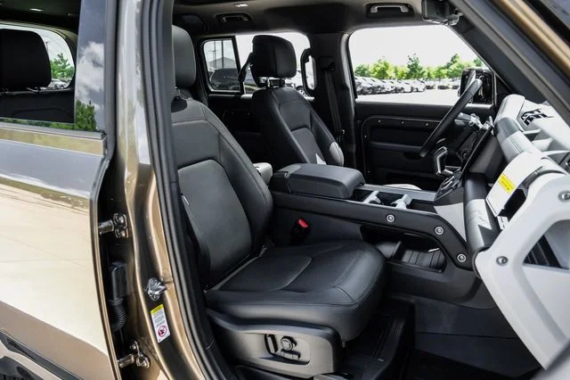 New 2026  Land Rover X-Dynamic SE image 42