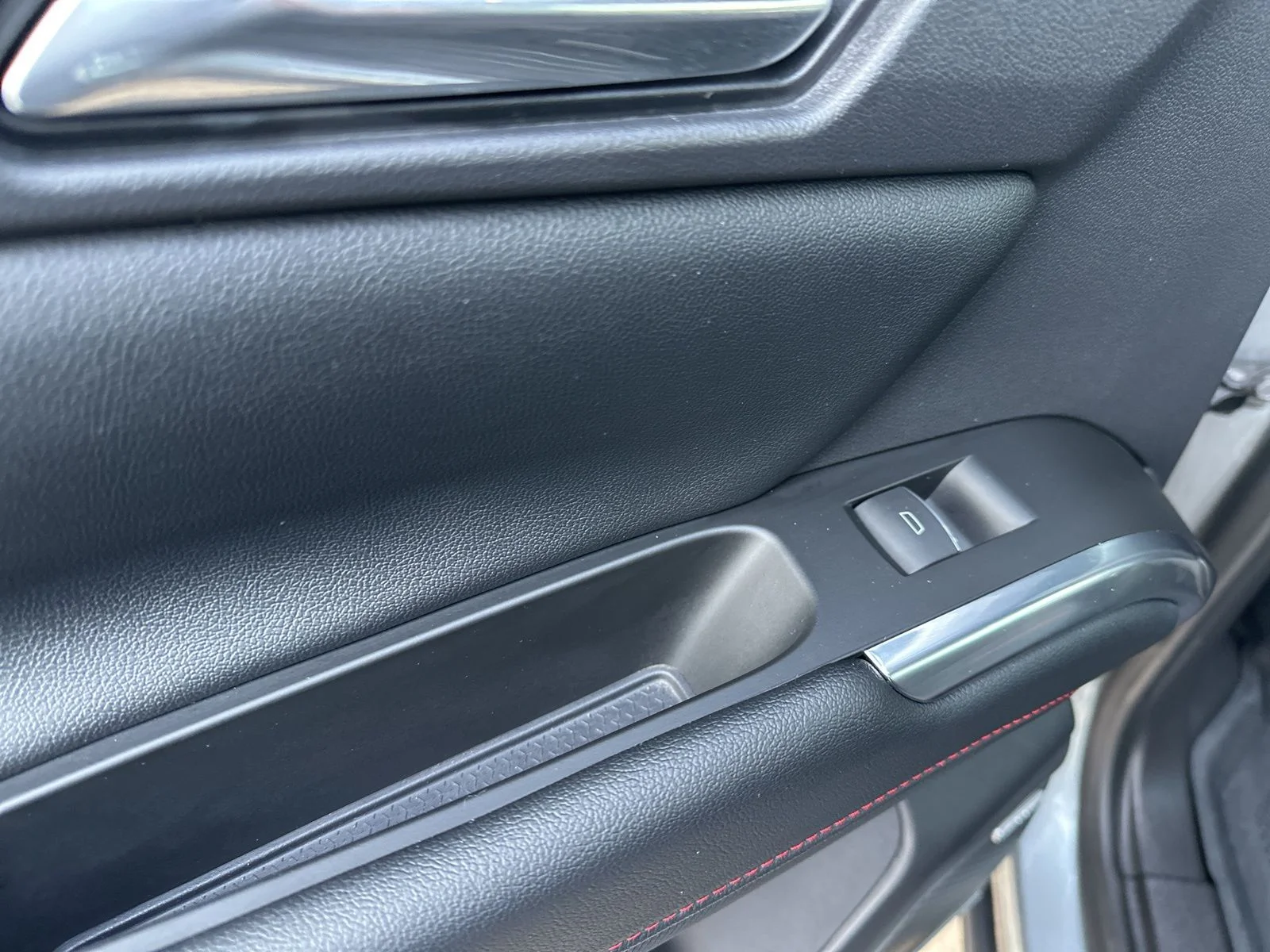 Used 2024 Gray Chevrolet RS image 30
