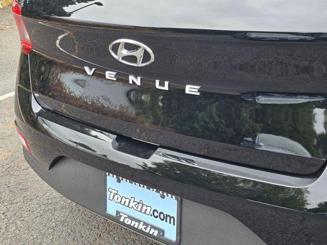 New 2026 Onyx Black Hyundai SE image 13