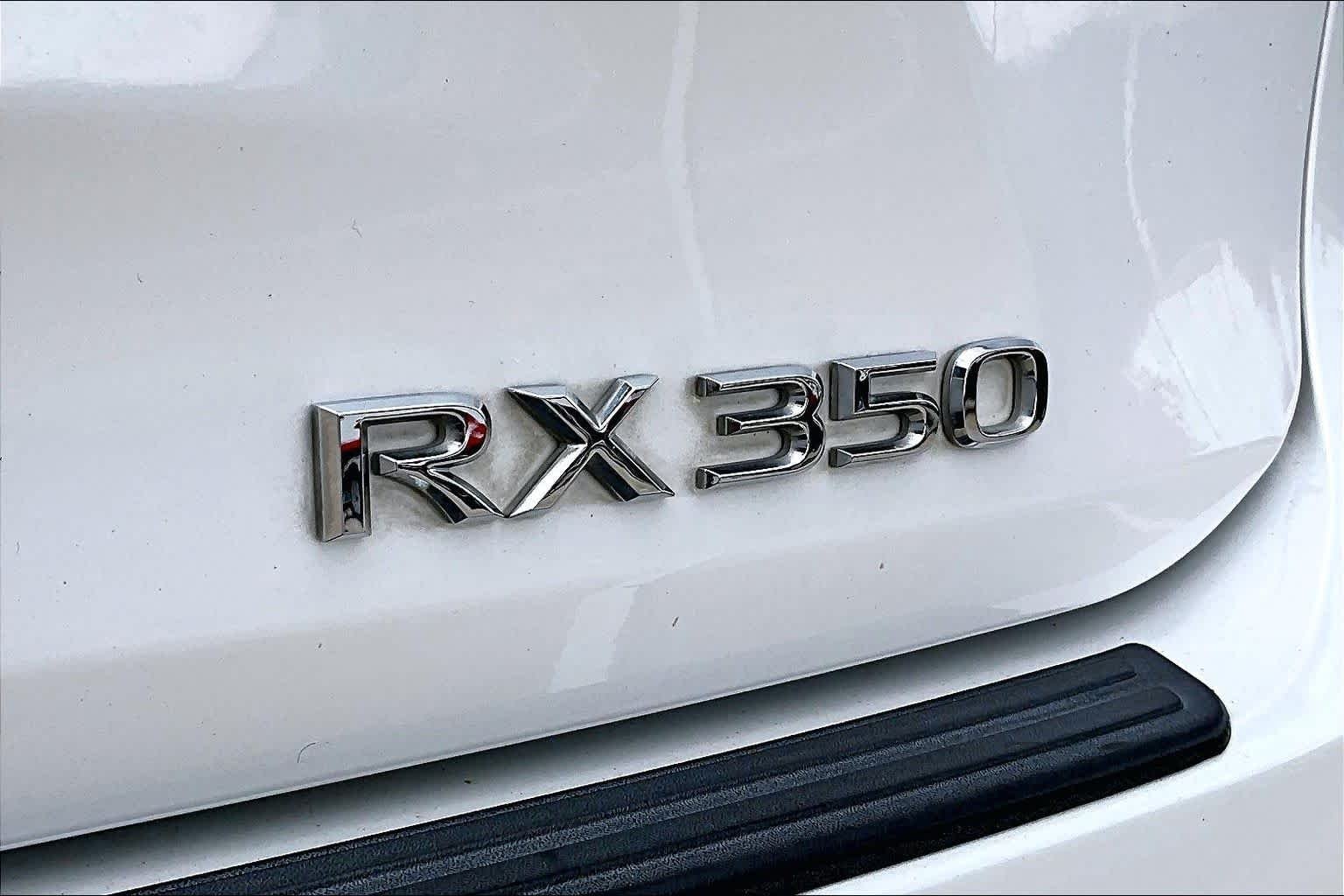 Used 2021 Eminent White Pearl Lexus  image 10