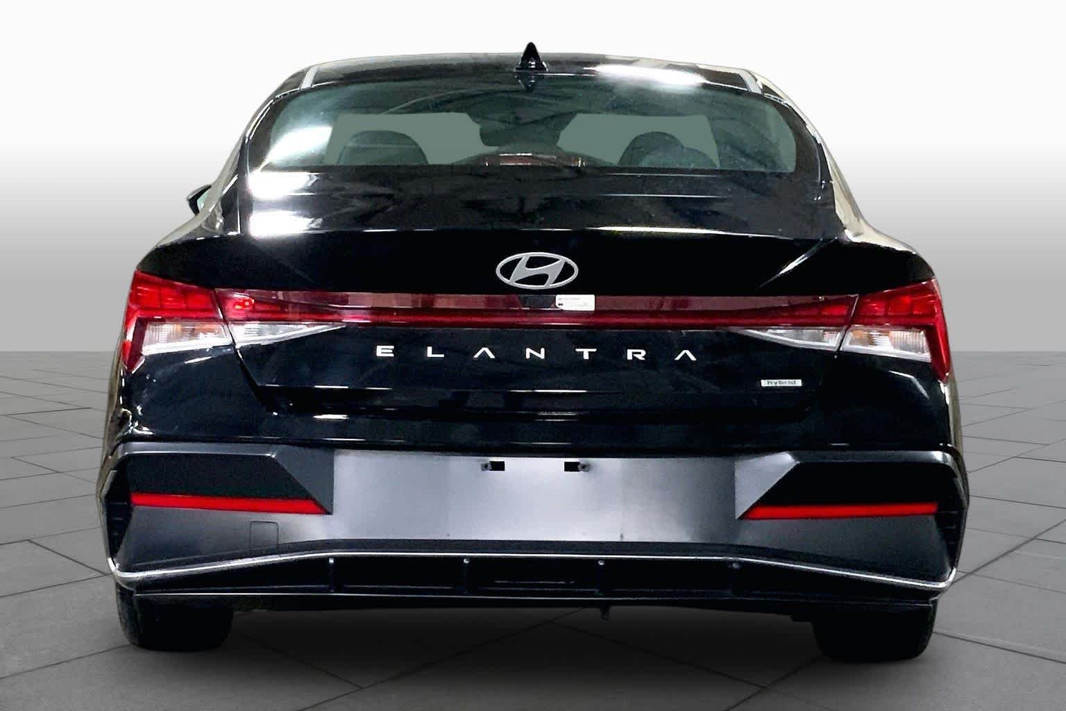 Used 2025 Abyss Black Hyundai Limited image 5
