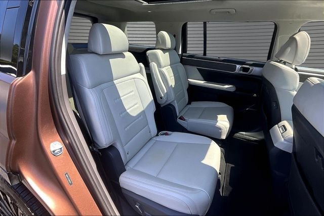 Used 2025 Brown Hyundai Calligraphy image 27