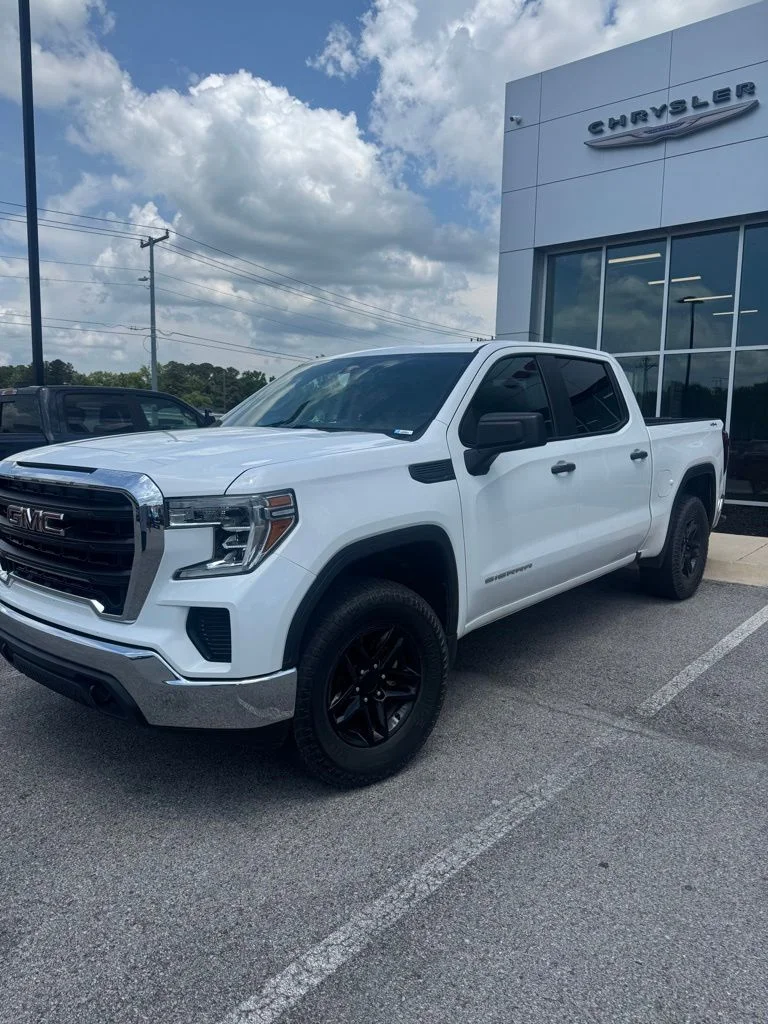 2021 GMC Sierra 4WD Crew Cab Short Box's photo