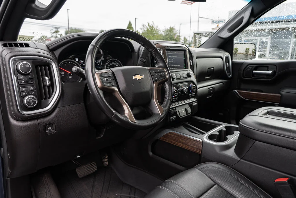 Used 2022 Northsky Blue Metallic Chevrolet High Country image 27