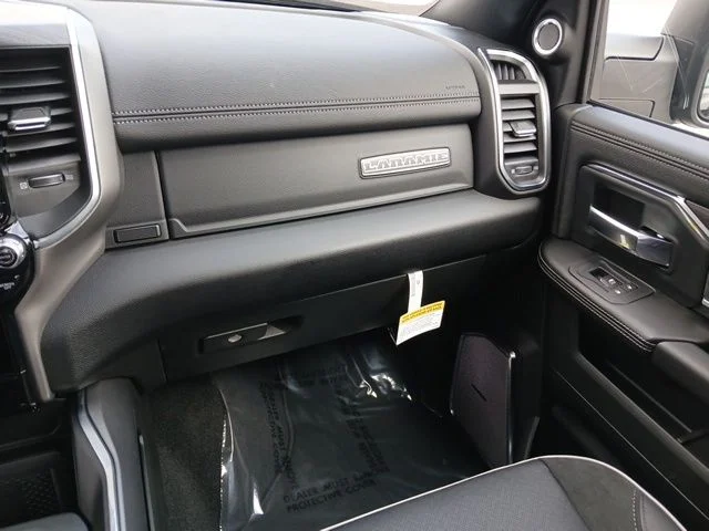 New 2026 Diamond Black Crystal Pearl-Coat Exterior Paint RAM Laramie image 40