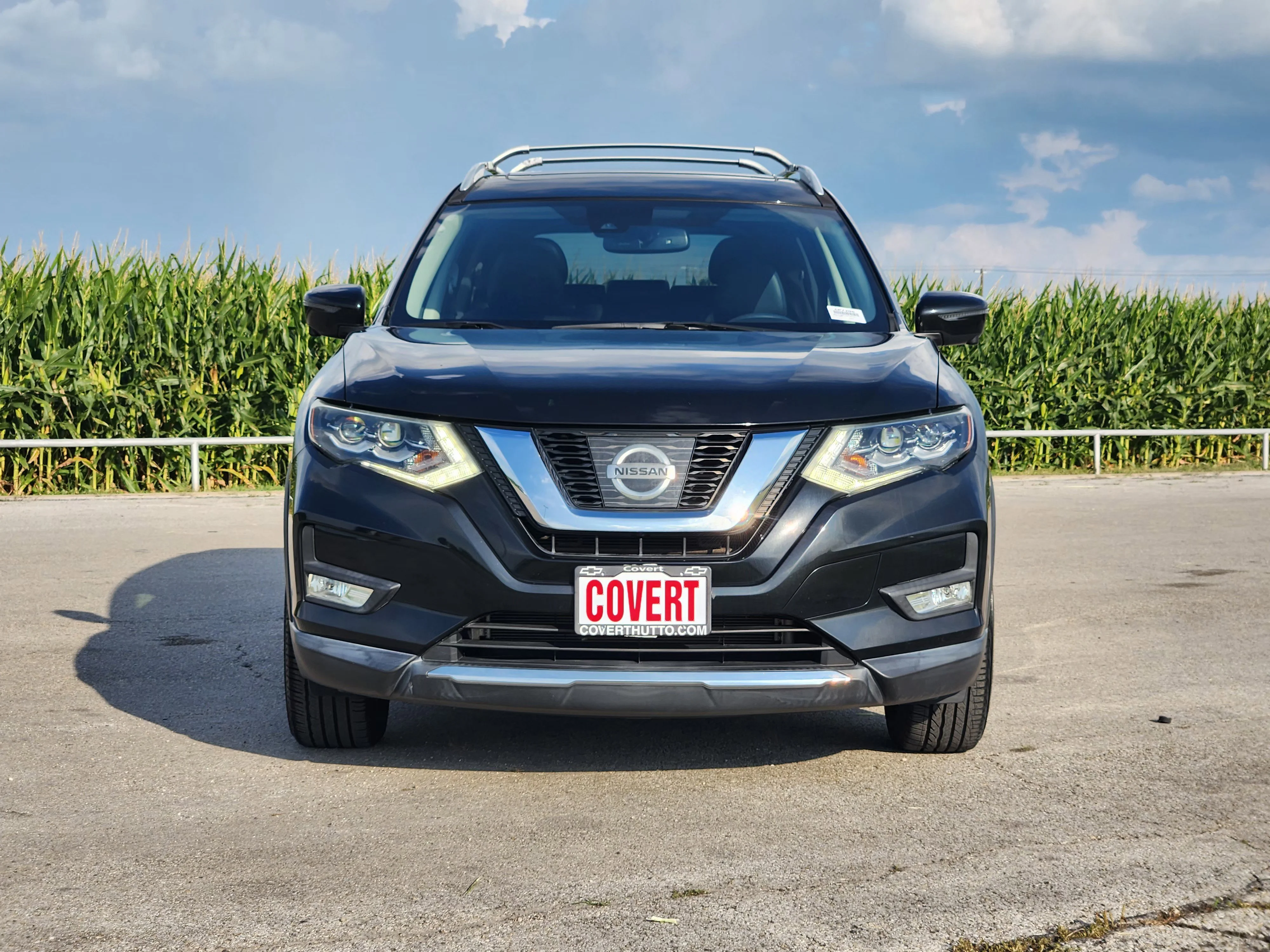 Used 2017 Magnetic Black Nissan SL image 2